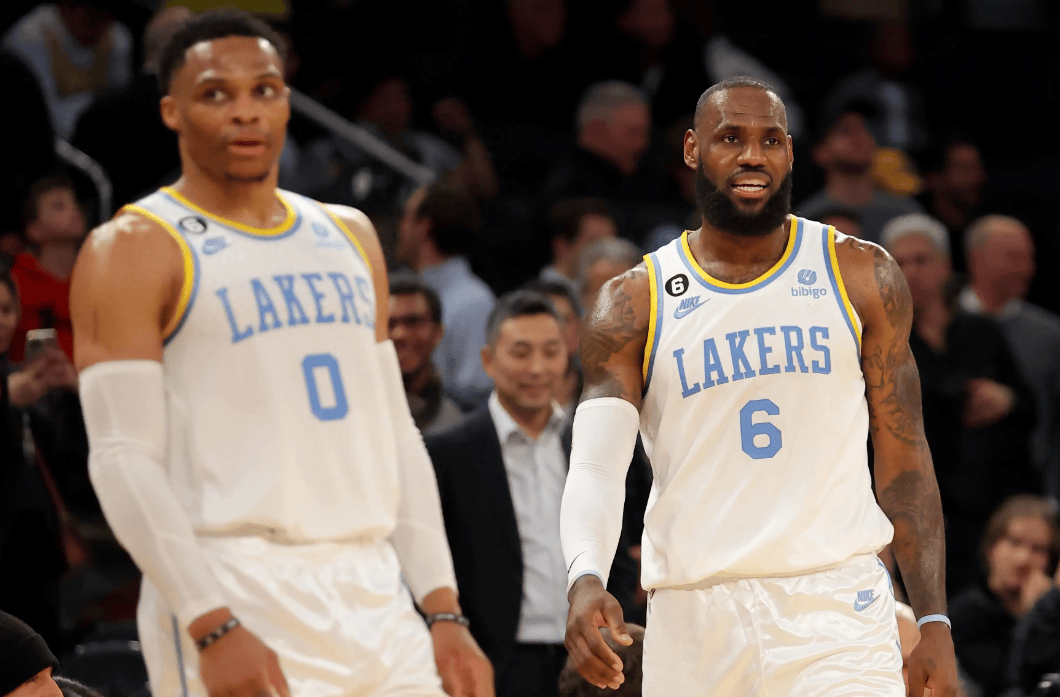 威少官方公布新规，球队未来可期引发争议，绝杀战胜球迷热议！的简单介绍-熊猫体育在线平台